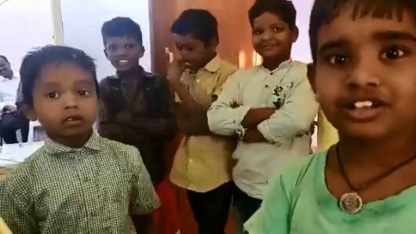 Watch Primary School Student Reach Police Station Solve pencil Issue Video Viral