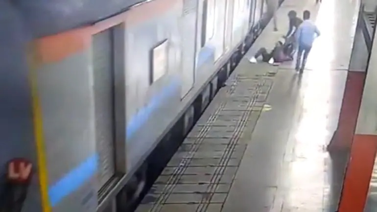 Watch RPF Police Saves Women Falling From Train CCTV Video Viral On Internet!