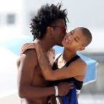 Willow Smith and De’Wayne Spotted Together Kissing on Cheeks photos
