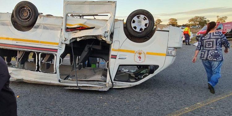 Dale College Death 2 Boys killed in N2 Crash 14 injured after Tragedy Strikes video Photos